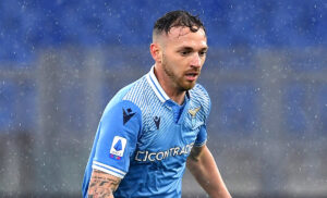 Gol annullato Lazzari: il Var interviene, ma era fuorigioco? FOTO