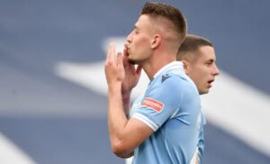 Da Caicedo a Milinkovic, la Lazio festeggia la giornata del bacio – VIDEO