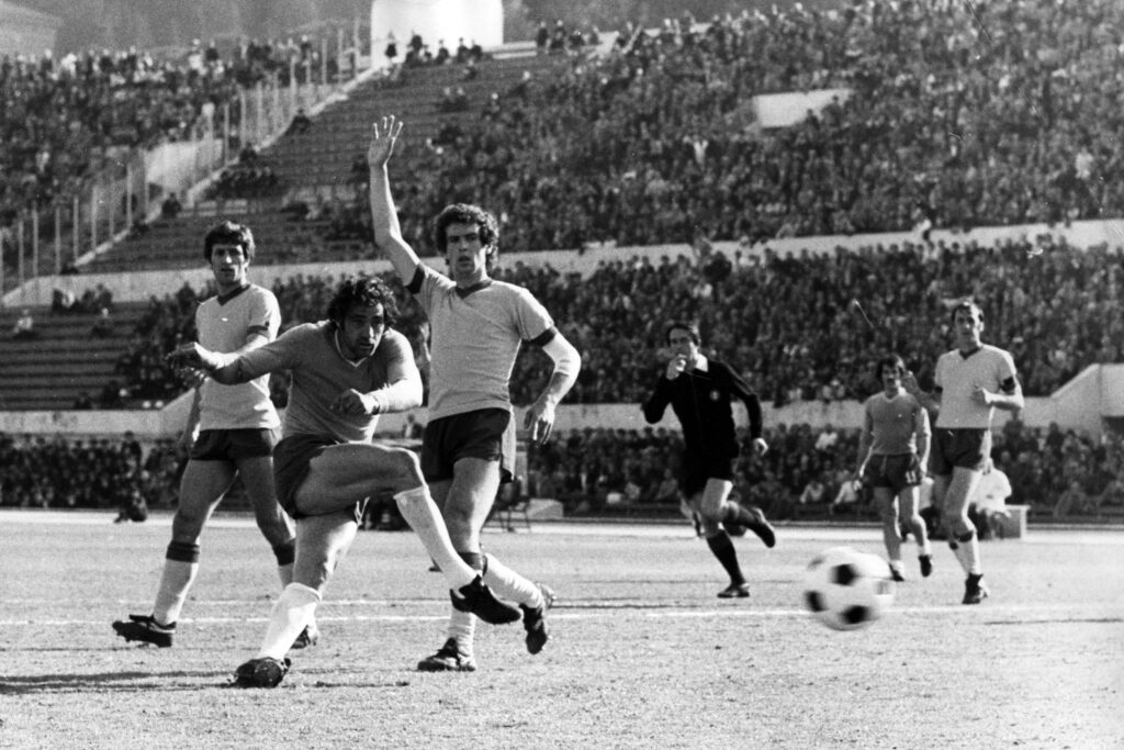 Rao ricorda lo Scudetto del '74: «Per sempre nella storia del calcio italiano» 1 Chinaglia 00436619g