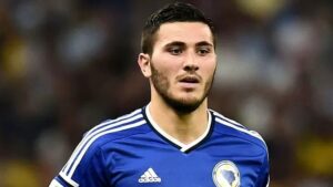 Kolasinac Lazio, sul terzino c’è anche l’interesse anche del Napoli