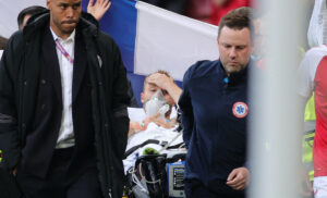 Malore Eriksen, comunicato UEFA: «Stabile, trasferito in ospedale»