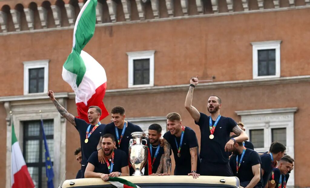Italia in festa: l’abbraccio di Roma, il ricordo di Davide 1 Italia