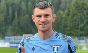 Kamenovic, rito canoro anche per il difensore serbo – VIDEO