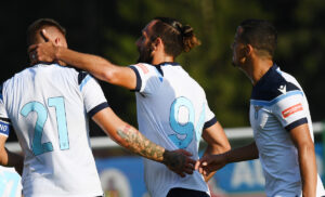 Lazio, è il giorno del ritorno a casa: squadra in viaggio per Roma – FOTO