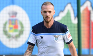 Formazioni ufficiali Twente Lazio, Sarri sceglie Lazzari e Akpa Akpro dal 1′