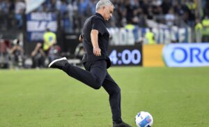 Roma, Mou col pugno duro: in tribuna i sei peggiori di Bodo