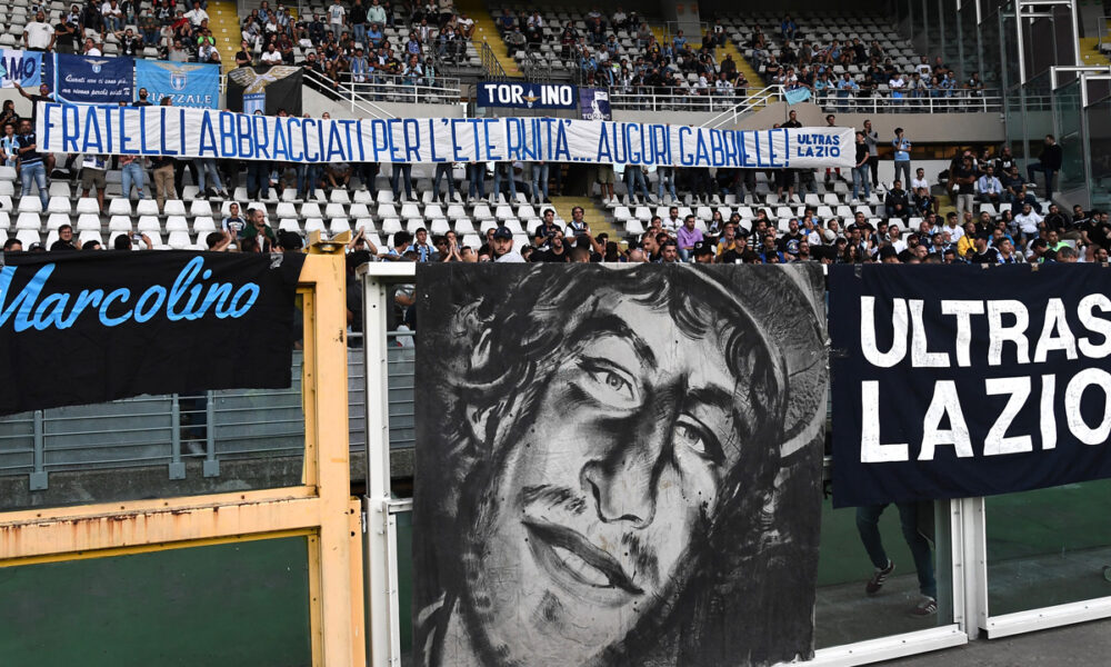 Nel giorno dell’anniversario della scomparsa di Gabriele Sandri, il club Lazio lo ricorda con un messaggio