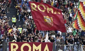 Roma, i tifosi esagerano: organizzato un funerale della Lazio a San Lorenzo