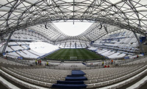 Ligue 1, sospesa Marsiglia-Lione, Payet colpito