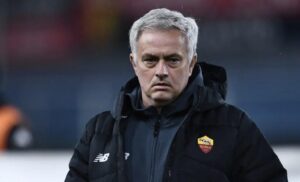 Lazio-Roma, il club biancoceleste prende ancora di mira Mourinho sui social: il motivo