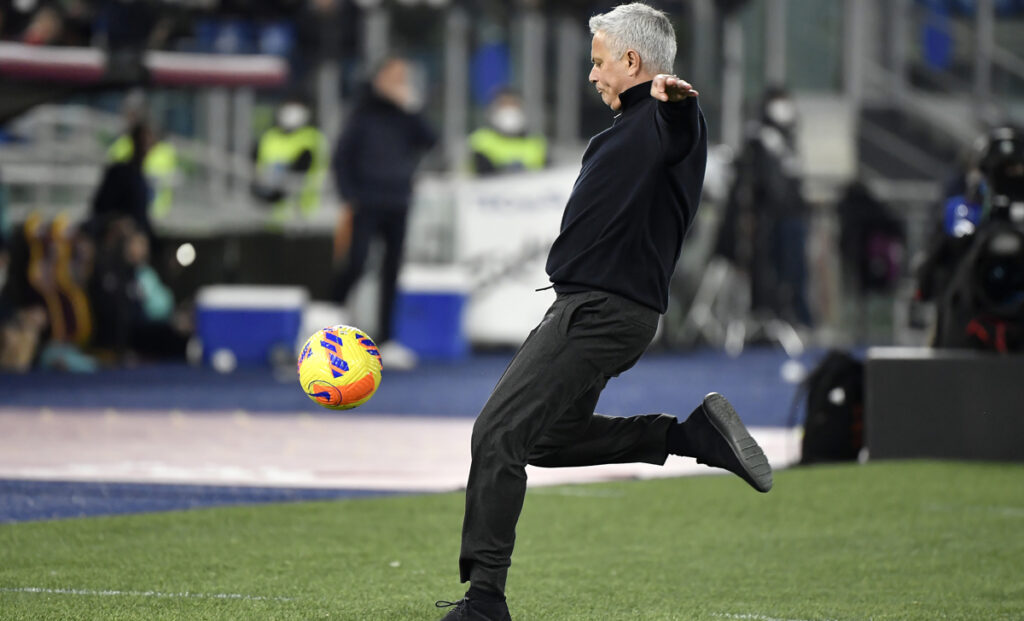 Udinese Roma, Foti espulso: il vice di Mourinho salta il derby 1 Mourinho 1