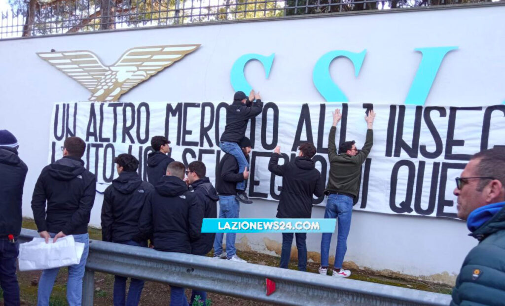 Striscione Lazio tifosi Formello