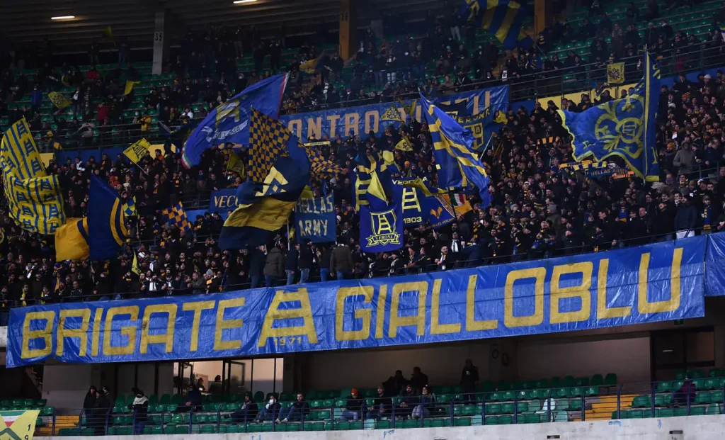 Verona Napoli, lo striscione shock dei tifosi scaligeri FOTO 1 Tifosi Verona