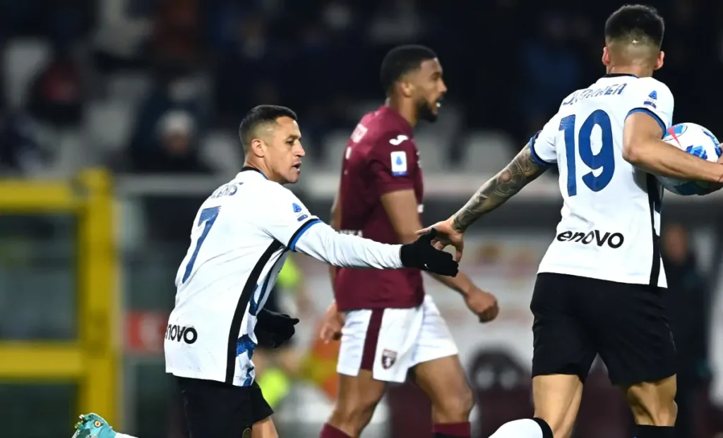 Serie A: l’Inter annaspa e si salva, ma il sorpasso del Milan è reale 1 esult gol Sanchez MG8 6959