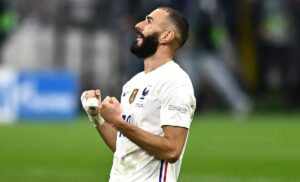 Pallone d’Oro 2022, trionfa Karim Benzema: «Ci ho sempre creduto»