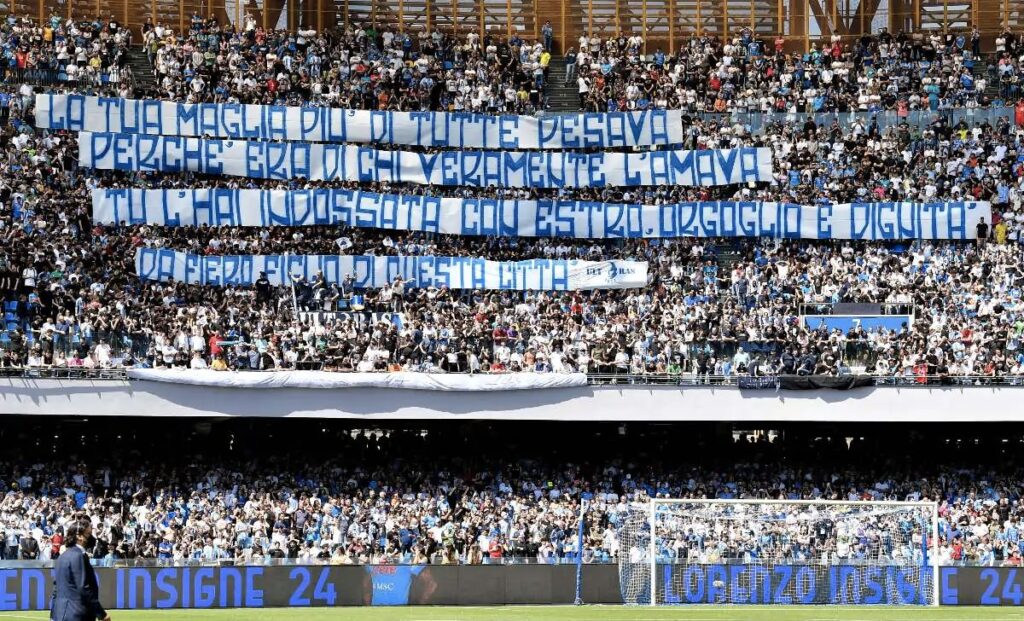 Napoli saluta Insigne: striscioni, lacrime e targhe per l'attaccante 1 Insigne