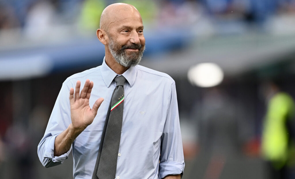Vialli, le condizioni preoccupano: la vicinanza del mondo del calcio 1 Vialli 2 1
