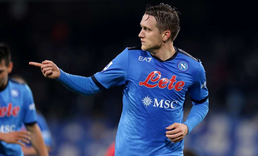 Calciomercato, si complica il rinnovo di Zielinski: la Lazio osserva 1 Zielinski