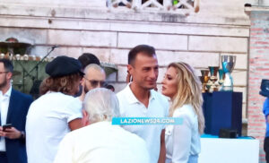 Radu ringrazia per gli auguri: «Vi voglio bene» – VIDEO