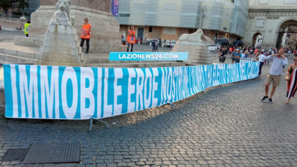 striscione Immobile