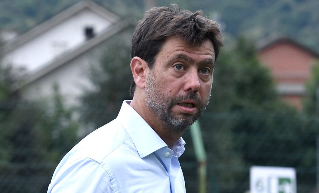 Agnelli ai dipendenti Juve: «Momento delicato del club, la compattezza è venuta meno» 1 Agnelli