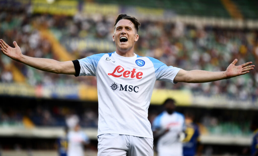Calciomercato Lazio, affondo per Zielinski: i dettagli dell'offerta e la risposta di De Laurentiis 1 Esultanza Zielinski