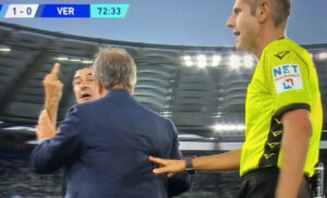 Sarri contro la panchina del Verona: scintille a bordocampo, cosa è successo
