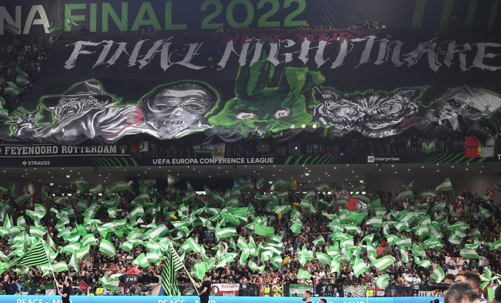 Feyenoord, Kokcu: «Girone complicato ma pensiamo a noi stessi» 1 Tifosi Feyenoord