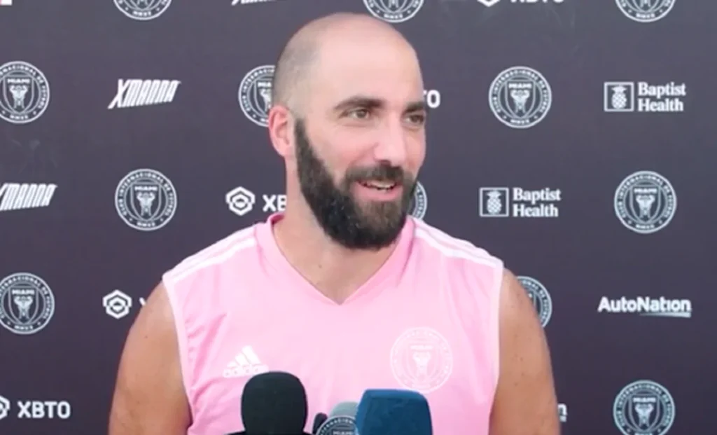 Higuain: «Voglio allontanarmi dal calcio, è un mondo tossico» 1 higuain 1