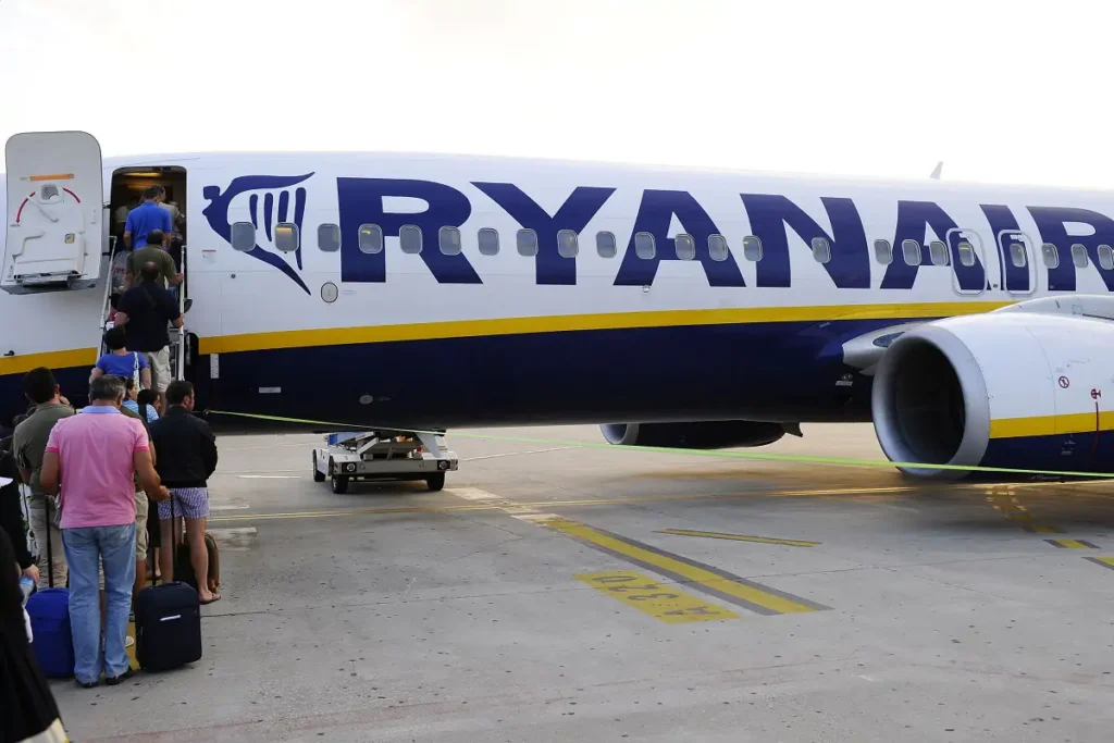 Juve Salernitana, Ryanair ironizza: «I nostri aerei più affidabili del VAR» 1 ryanair