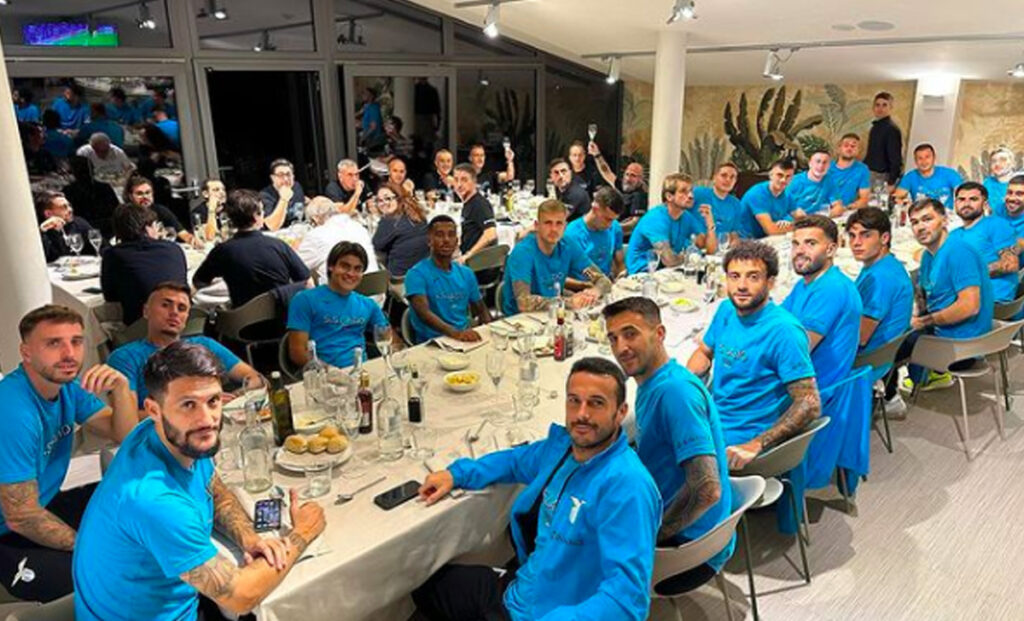 Radu sui social: «Felice di festeggiare con la mia seconda famiglia» 1 Lazio 6