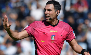 L’Aia difende l’arbitro Sacchi: «Il gesto alla Di Monte non è assolutamente sessista»