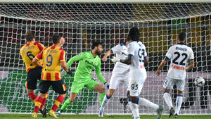 Serie A, l’Atalanta cade a Lecce. Pari tra Sassuolo e Roma