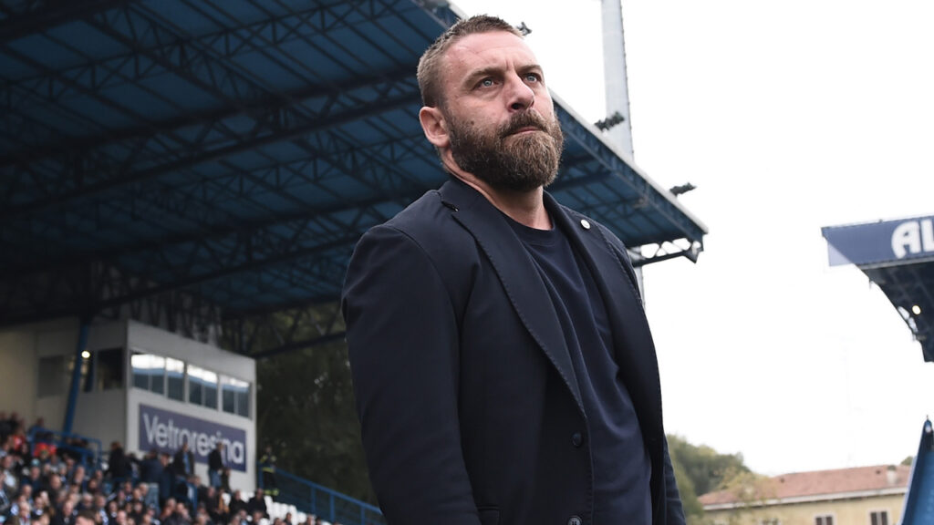 De Rossi su Huijsen: «Ha sbagliato dopo il gol e sa benissimo che non lo deve più fare» 1 De Rossi