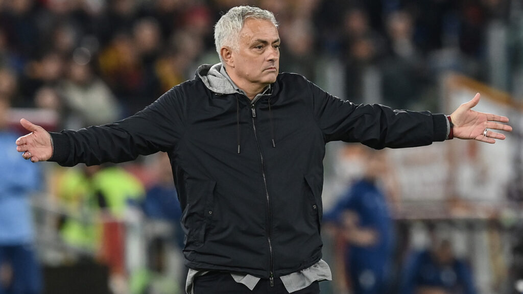 Piccari, bordata a Mourinho: «Comunicazione ormai superata. Lazio Roma brutta partita» 1 Mourinho 1
