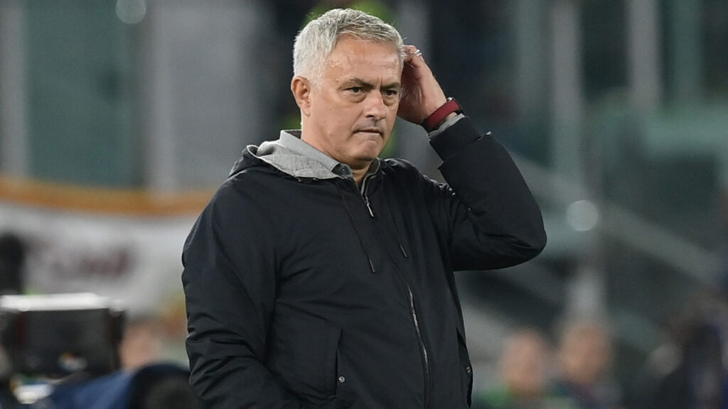 Mourinho conferma: «Voglio andare al Fenerbahce. Lotterò per portarlo in Champions» 1 Mourinho