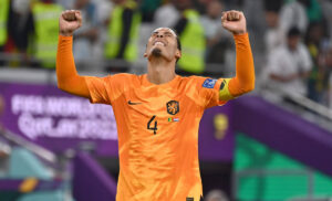 Van Dijk: «Si gioca troppo, è buono per lo stipendio ma la salute è più importante»
