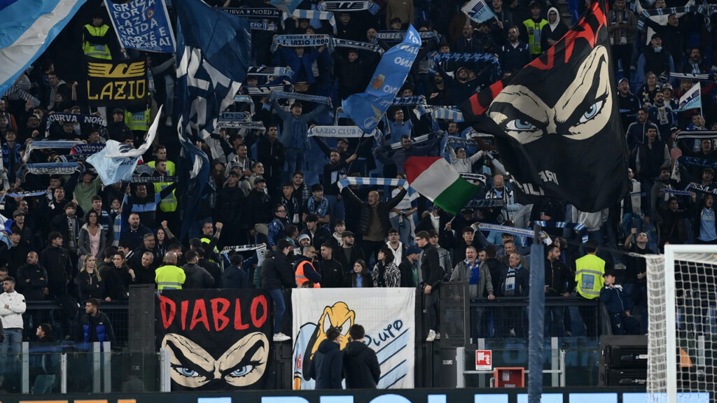 Lazio, la società celebra la festa dei lavoratori! Il comunicato: «Rendiamo omaggio a tutti, dentro e fuori dal campo» 1 Tifosi Lazio