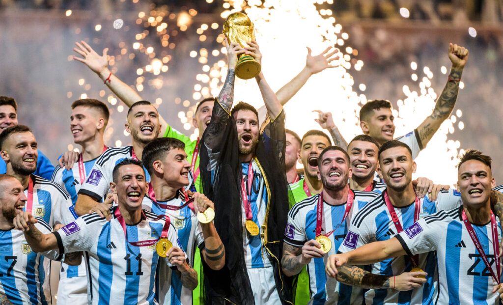 Messi e le polemiche sul Bisht indossato nella premiazione: svelato il motivo 1 Argentina Messi 1