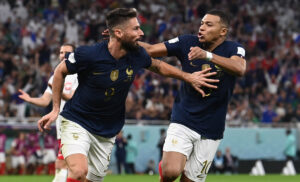 Mondiali 2022, Mbappé + Giroud: la Francia supera la Polonia e vola ai quarti