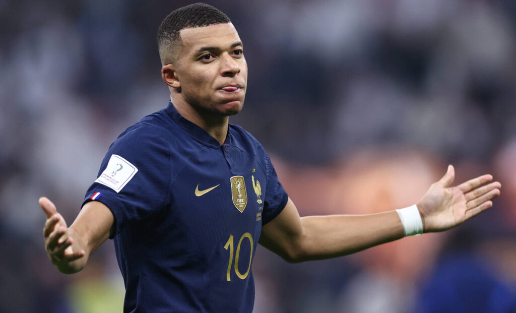 Real Madrid, ecco Mbappè: «E' un emozione ENORME sono felicissimo di essere venuto in questo club» 1 Mbappe 2