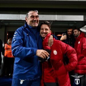 Galatasaray-Lazio, Sarri riabbraccia Mertens – FOTO