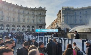 Funerali Mihajlovic, lo striscione dei tifosi in onore di Sinisa – FOTO