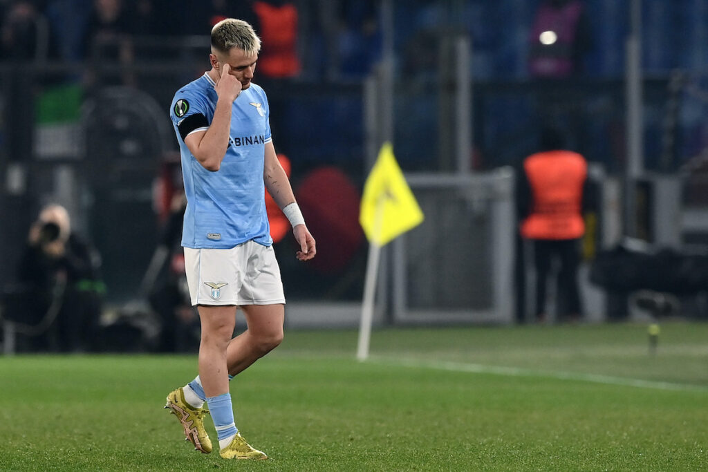 Infortunio Patric, tegola per Sarri: il difensore si ferma ancora. Cosa è successo 1 patric lazio