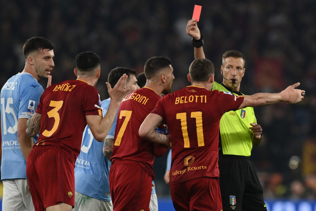 Rissa Lazio-Roma, CorSport: «I giocatori biancocelesti non dovevano essere lì» 1 espulsione Ibanez AS1 2091