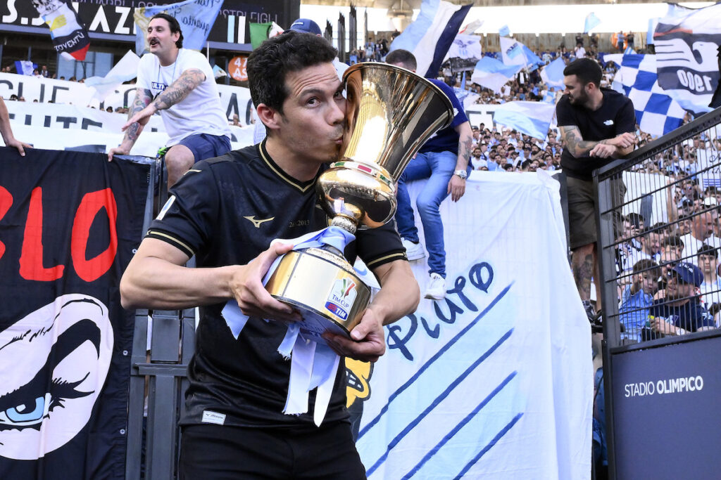 Compleanno Hernanes, gli auguri della Lazio 1 Hernanes Z591794