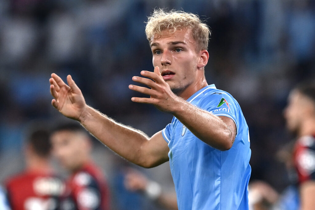 Isaksen Lazio, cessione POSSIBILE? Lotito cede solo alle SUE condizioni: fissato IL PREZZO 1 Lazio Genoa serie A