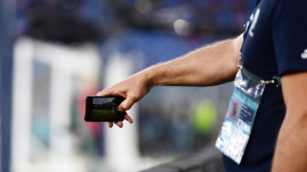 Calcionews24 si rifà il look: nuova veste grafica della App 1 cellulare