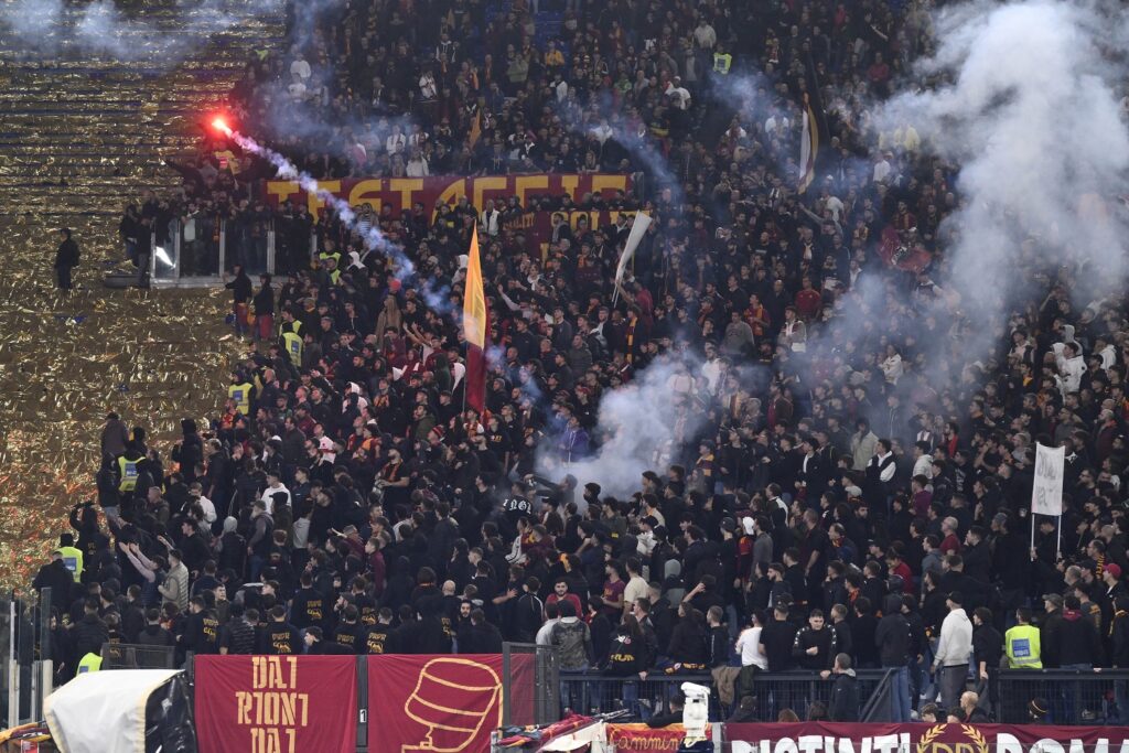 Roma-Feyenoord a rischio scontri. Gli olandesi: «Oggi massacro» 1 Tifosi Roma