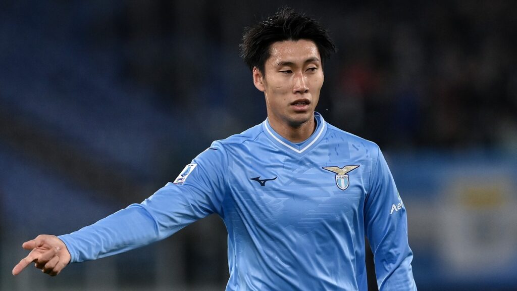 Roma Lazio, gol annullato a Kamada: il centrocampista in fuorigioco 1 Kamada